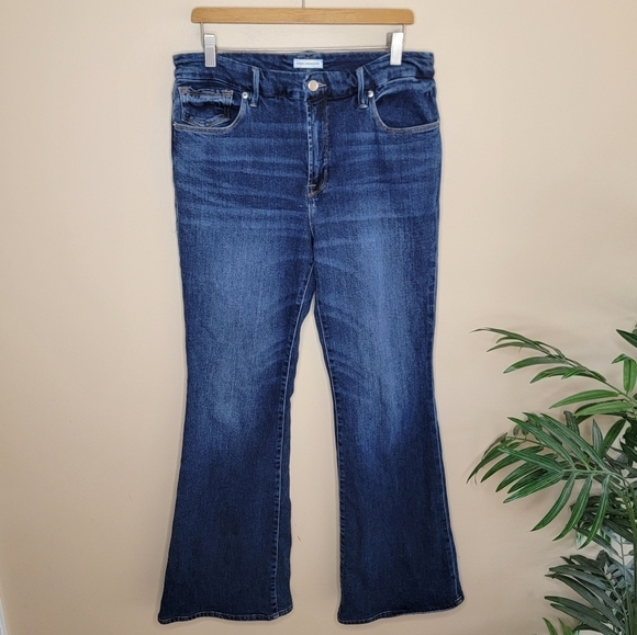 Good American | Good Legs Flare Jeans in Medium Wash Size 14/32 - Picture 1 of 6